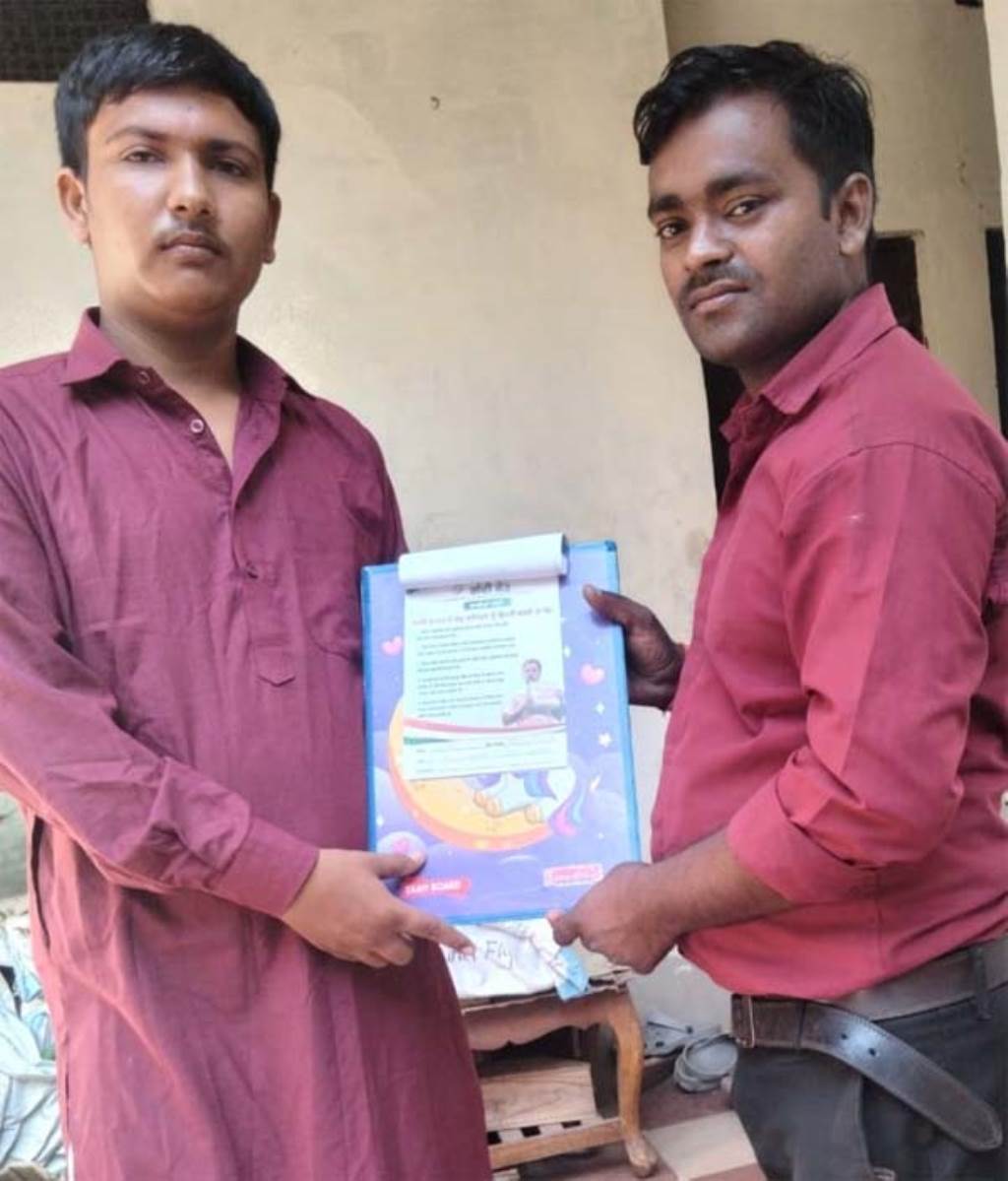 Under the Vote Chor Gaddi Chhod campaign people were made aware in village Balongi and nearby areas